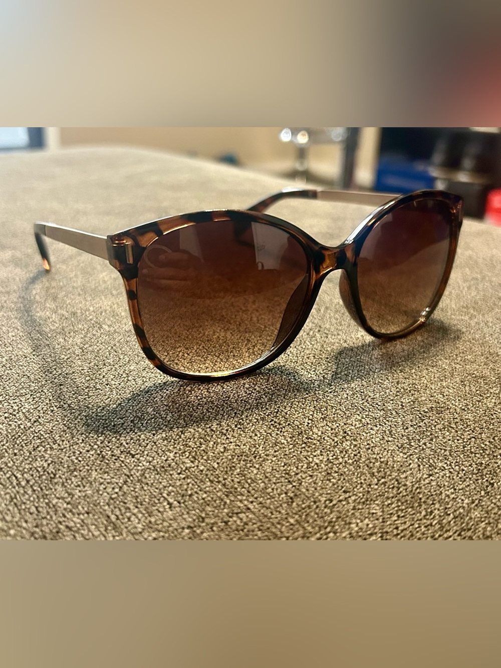 Women’s Tahari Sunglasses